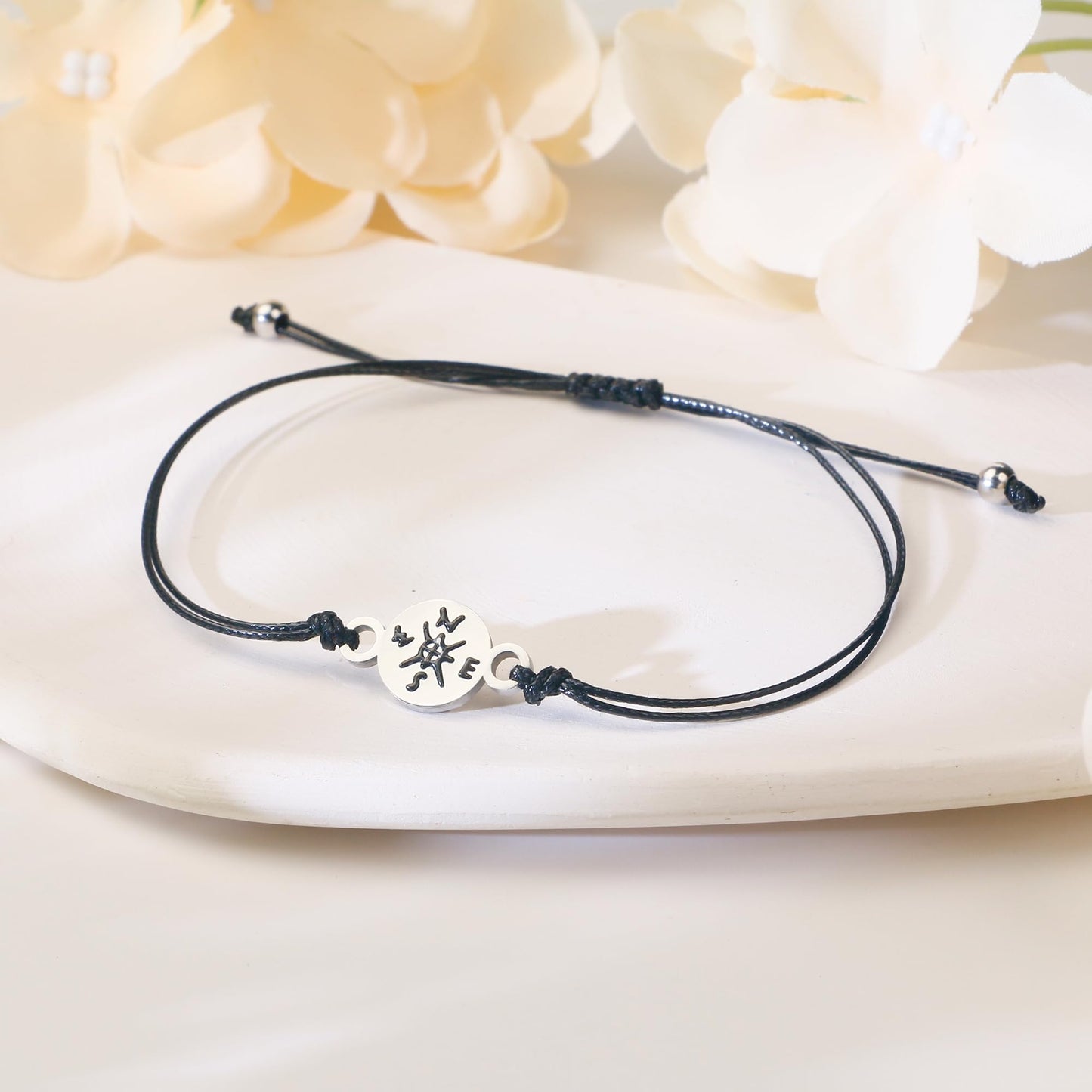 SmileBelle Nurse Bracelets as nurses Gifts for Women, Nurses Practitioner Gifts as nurse Christmas gifts, Funny School Nursez Gift as Nursing Gift for New Nursez